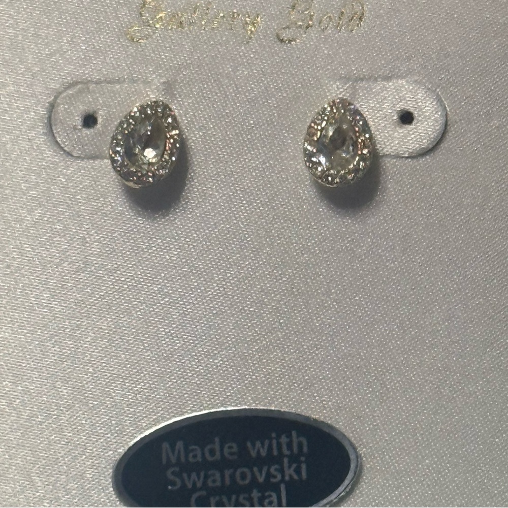 NWT Dainty Swarovski Crystal Earrings